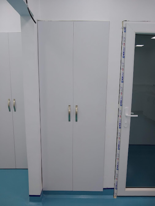 Mobiliario clínico y de laboratorio con acabados en PVC – Laboratorio CECAD
