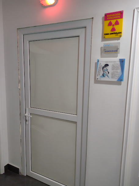 Puerta plomada en PVC para sala de rayos X – Puertas plomadas para rayos X